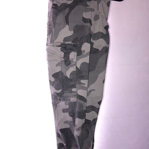 hollister cargo pants